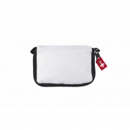 Apteczka, zestaw pierwszej pomocy w pokrowcu z kieszeni� z przodu, zawiera banda� tr�jk�tny, banda� PBT, p�atki nas�czone alkoholem, plastry, no�yczki (V6510-02)